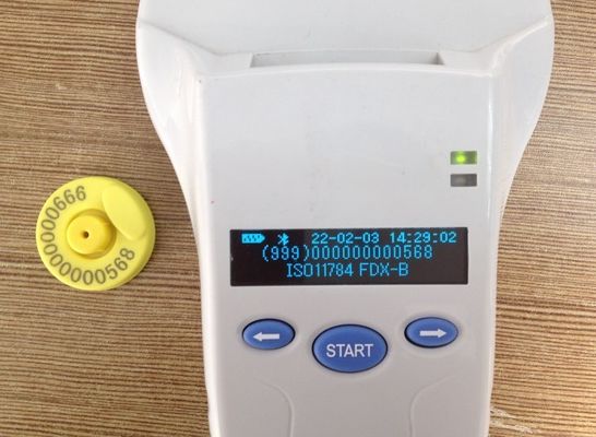 Scanner per microchip per animali e dispositivo facile da tenere in mano che supporta più frequenze di microchip per l'identificazione degli animali