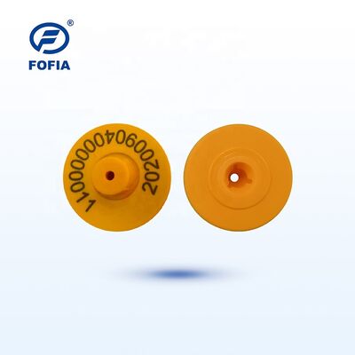 Etichette auricolari RFID UHF per animali di allevamento Etichette d'identificazione con microchip di plastica durevole per bovini pecore suini Animali