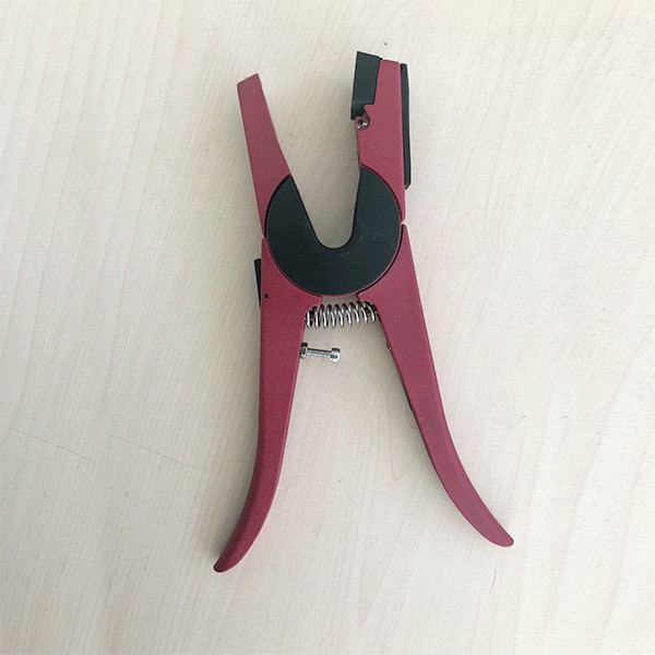 Applicatore di marchi d'orecchio per ovini e capre per piccoli ordini